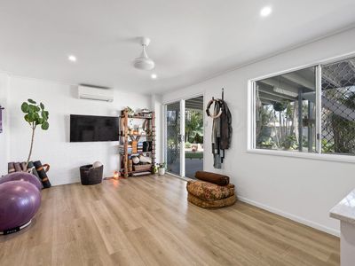 24 Lindeman Avenue, Slade Point