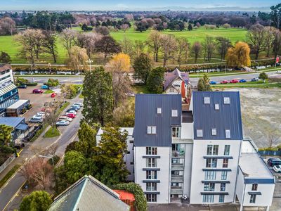 8 / 15 Peterborough Street, City Centre