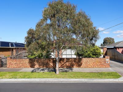 16 Tangemere Avenue, Tullamarine