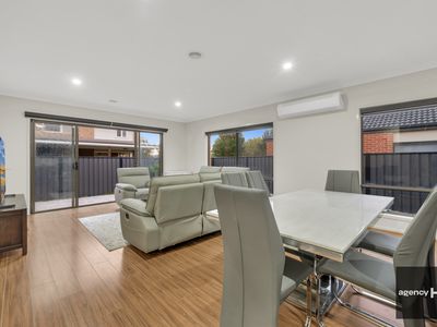 4 Lusitano Way, Clyde North