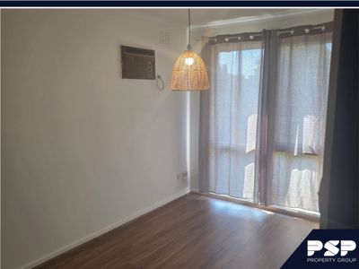 16 Quarbing Street, Werribee