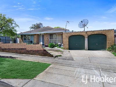 8 Charles Avenue, Hallam