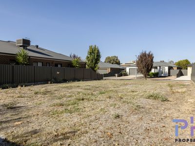 5 Rothschild Close, Epsom