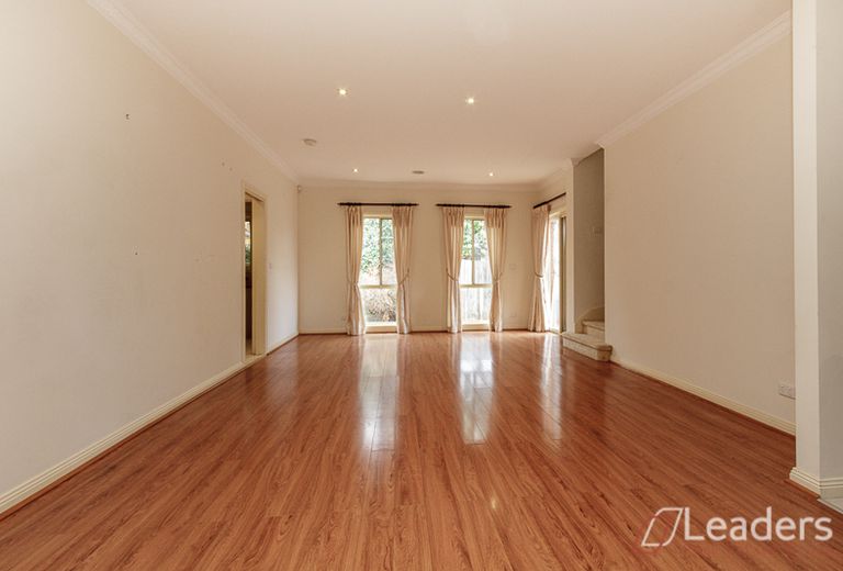 2 / 2 Allister Street, Mount Waverley