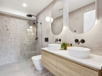 Townhouse / 9-9a Old Berowra Road, Hornsby