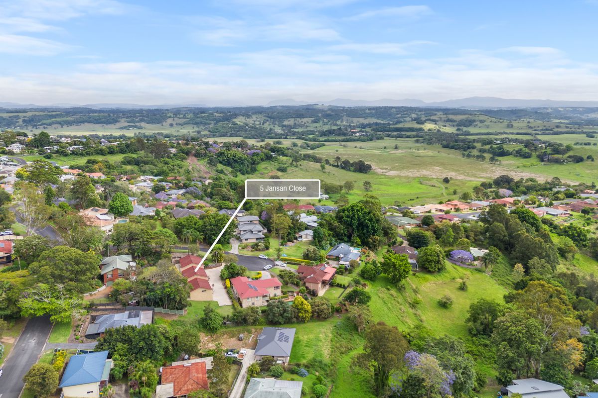 3 / 5 Jansan Close , Lismore Heights