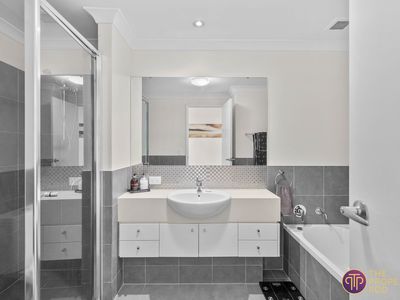 36 / 17 Rockingham Beach Road, Rockingham