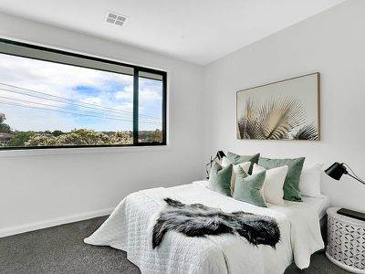 32 Hillside Road, Bulleen