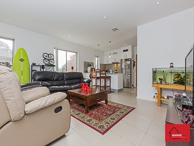8 / 32 Coane Street, Holder