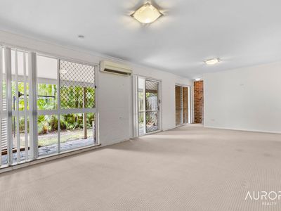 2/30 Kennington Road, Camp Hill