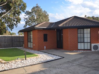 10 Manton Place, Roxburgh Park