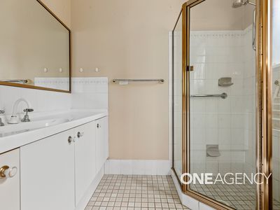 8 Lochaven Drive, Bangalee