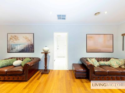 9 Terang Avenue, Burwood East