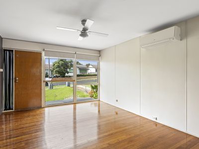 11 HOWE STREET, Seymour