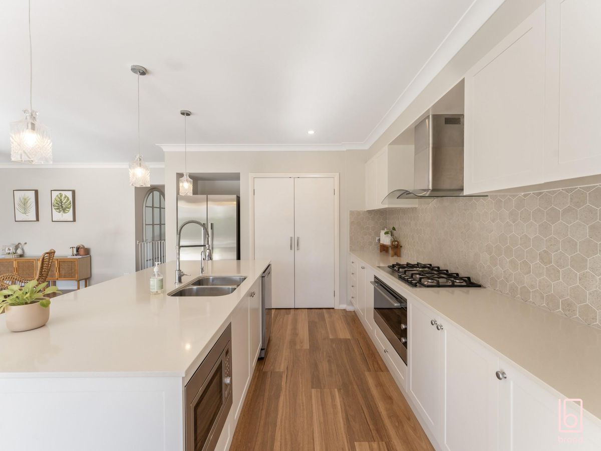 5 Jasper Avenue, Hamlyn Terrace
