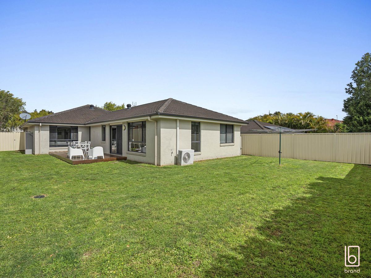 30 Skyhawk Avenue, Hamlyn Terrace