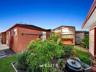 15 Nandaly Place, Cranbourne West