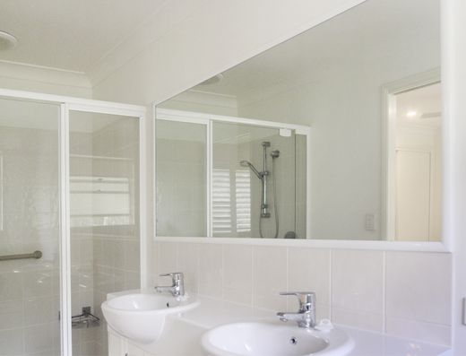Tewantin Townhouse Close to All Amenities image 10