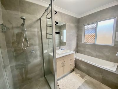 5 Creekview Parade, Bentley Park