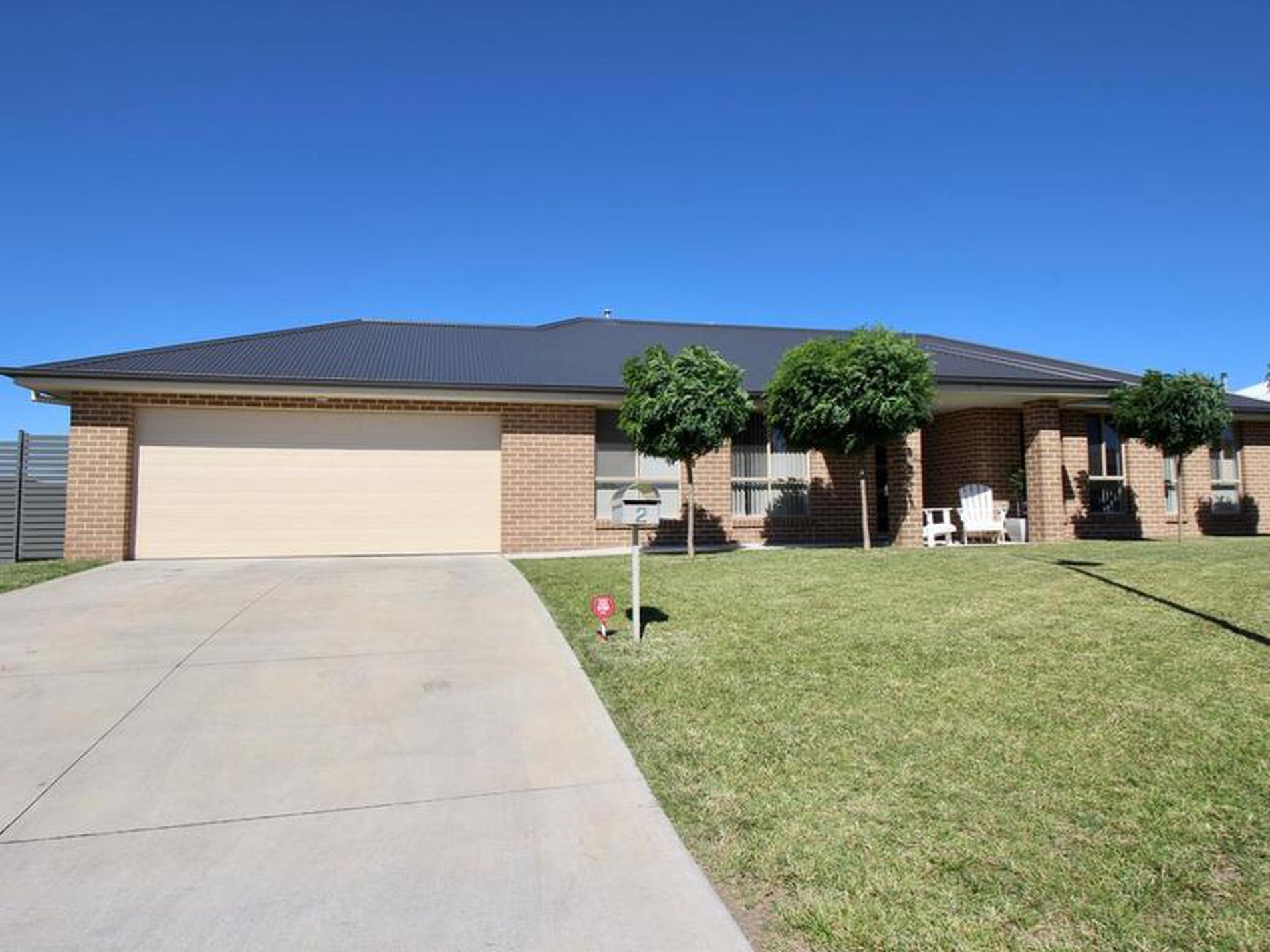 2 Cobb Avenue, Llanarth