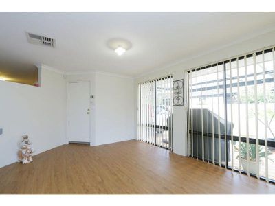 8 Bark Circle, Kenwick
