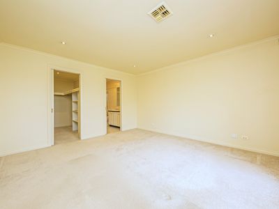 6 Waverley Avenue, Kew