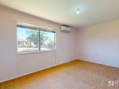 8 Pinnaroo Place, Dubbo