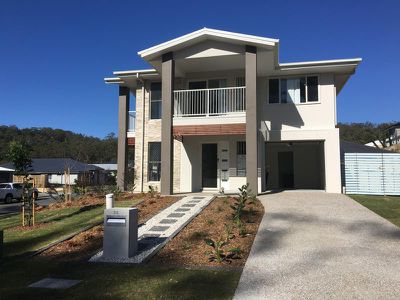 1 / 38 Gullwing Street, Upper Coomera