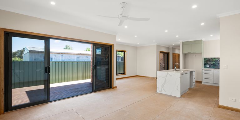 2 / 14A McGuinness Street , Euroa