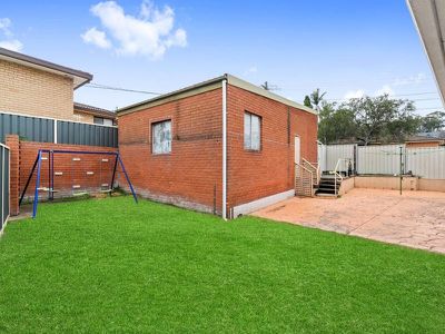 20 Caroline Crescent, Georges Hall
