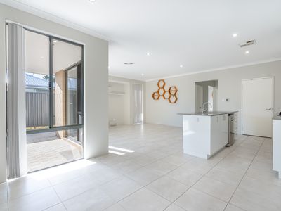 138 Woolcoot Rd, Wellard