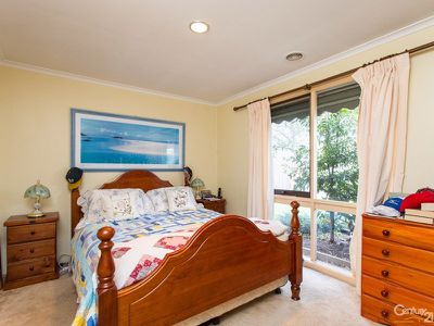 8 Rohan Court, Hampton Park