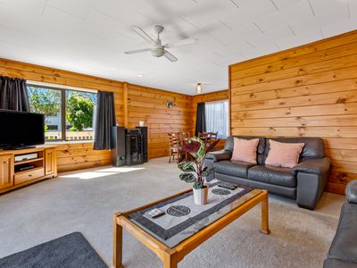 124 Brightside Road, Stanmore Bay