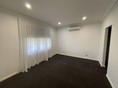 2 Nerissa Grove, Oak Park