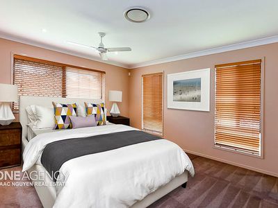 13 The Crescent, Underwood