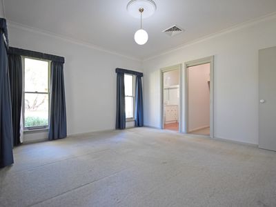 7 Peppercorn Place, Dubbo