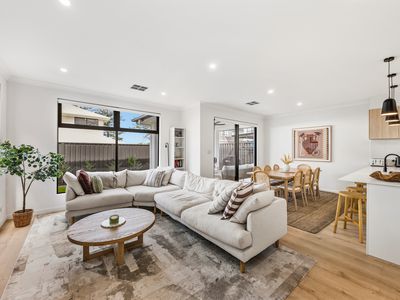 45 Graduation Parade, Taperoo