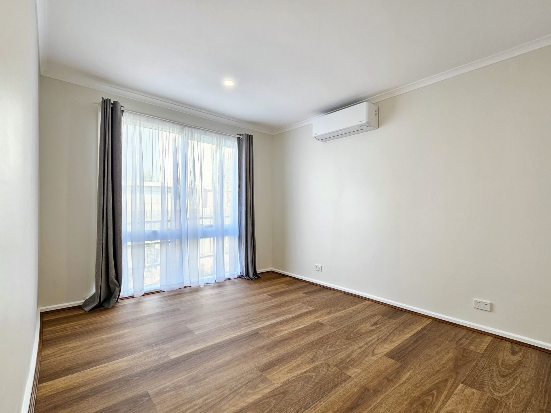 4 / 42 Greendale Road, Doncaster East