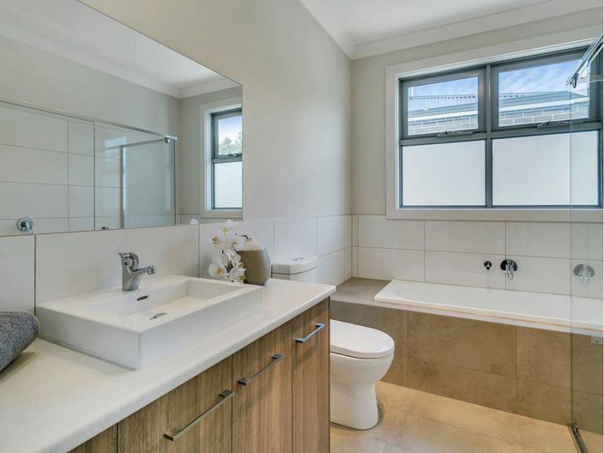 2B Gregory Avenue, Campbelltown