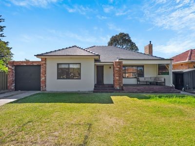 ROOM 4 / 6 Packer Avenue, North Plympton