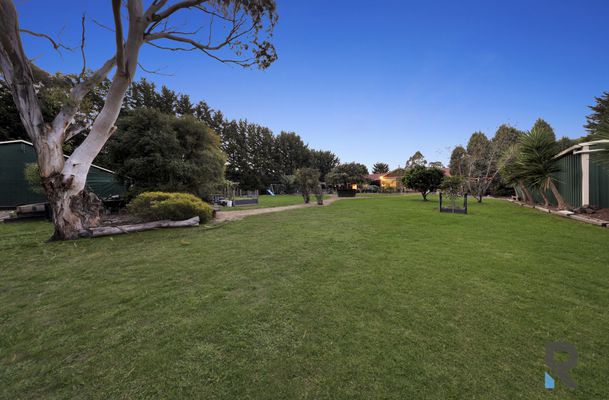 33 King William Court, Wallan
