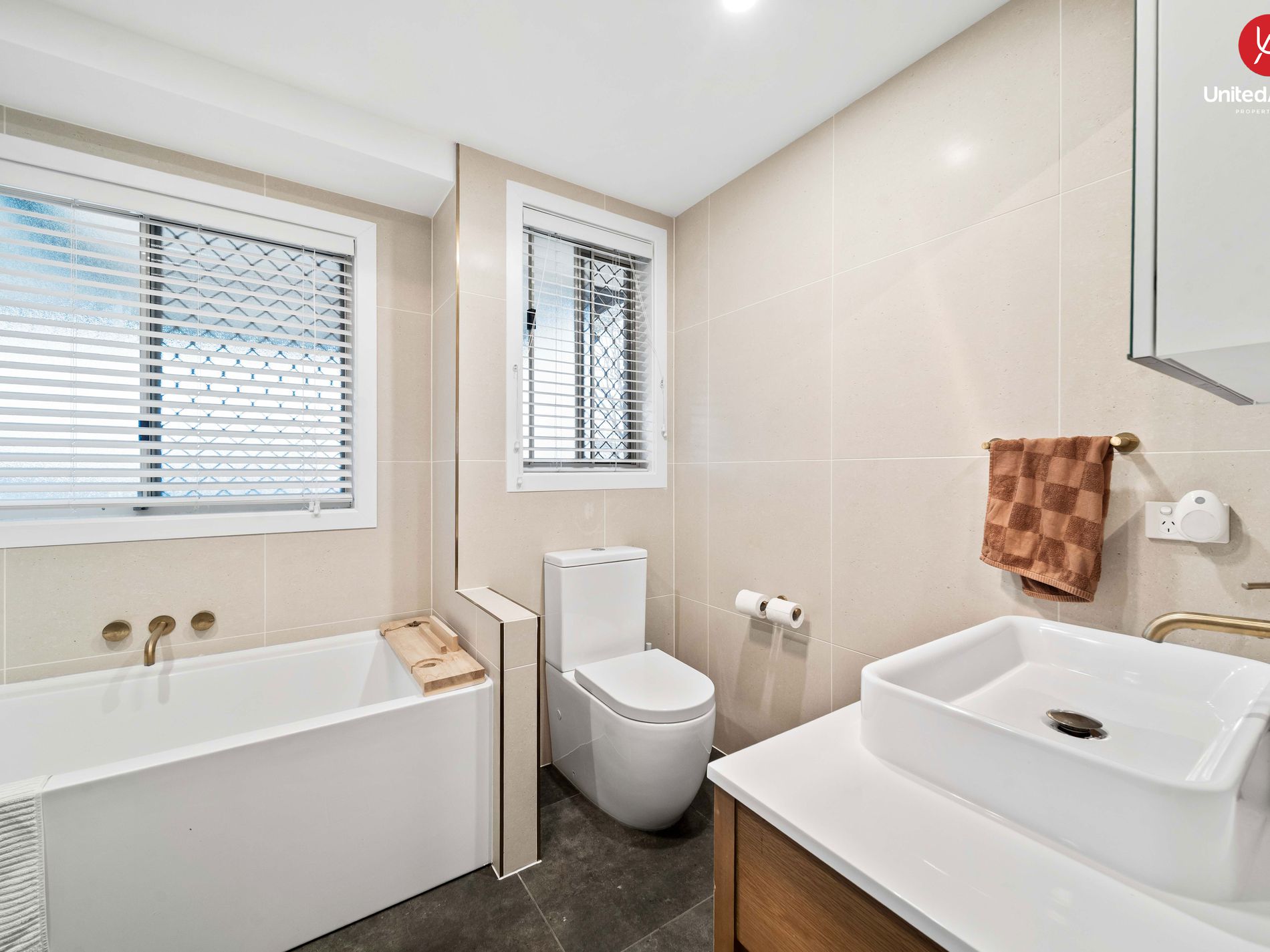 1 / 13 Colevile Place, Rosemeadow