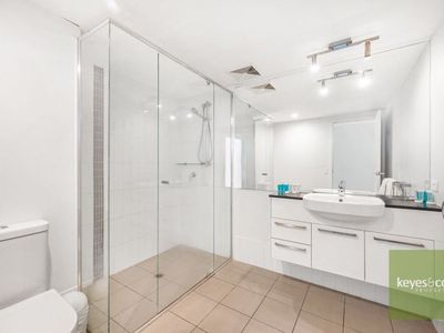 18 / 5 Kingsway Place, Townsville City