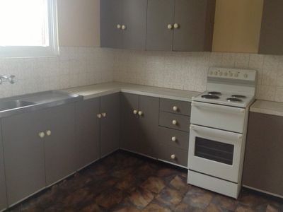 3 / 5 First Avenue, Warrawong