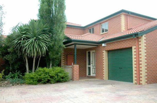 2 / 24 Barrymore Road, Greenvale