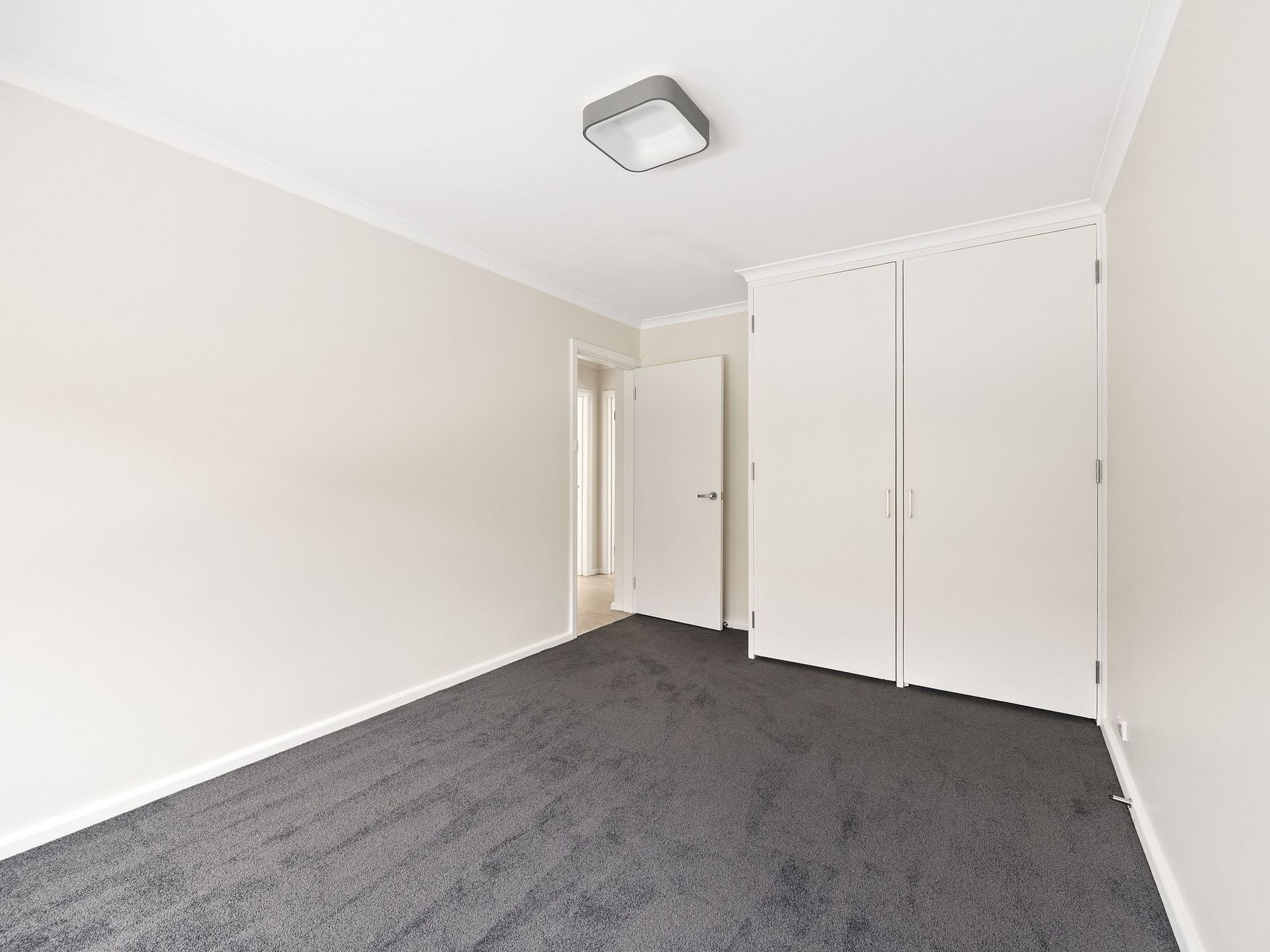 2/4 Donne Street, Coburg