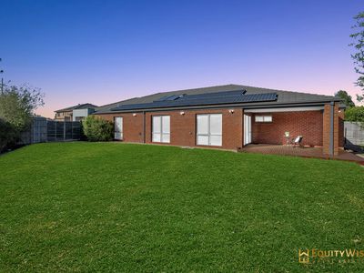 24 Dutch Avenue, Manor Lakes