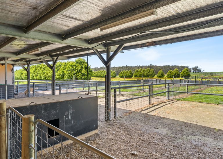 231 Golf Course Road, Heywood