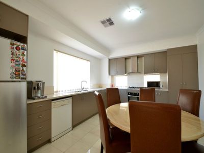 5 Sweeting Cove, Canning Vale