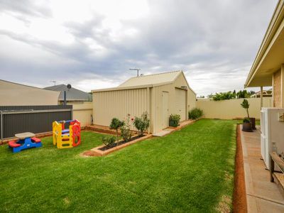 31 Smythe Drive, Broadwood